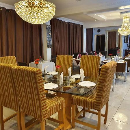 Apartment Royale Hotel & Suite ลากอส ภายนอก รูปภาพ