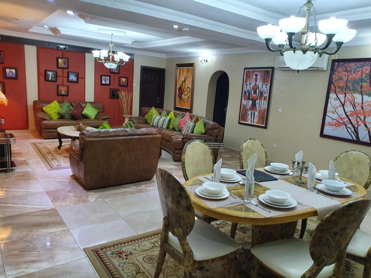 Apartment Royale Hotel & Suite ลากอส ภายนอก รูปภาพ