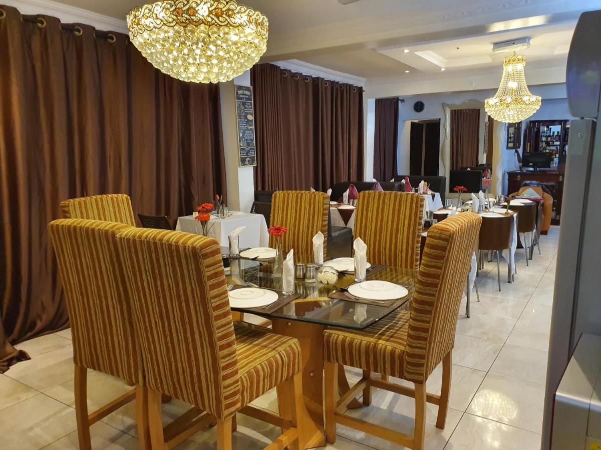 Apartment Royale Hotel & Suite ลากอส ภายนอก รูปภาพ