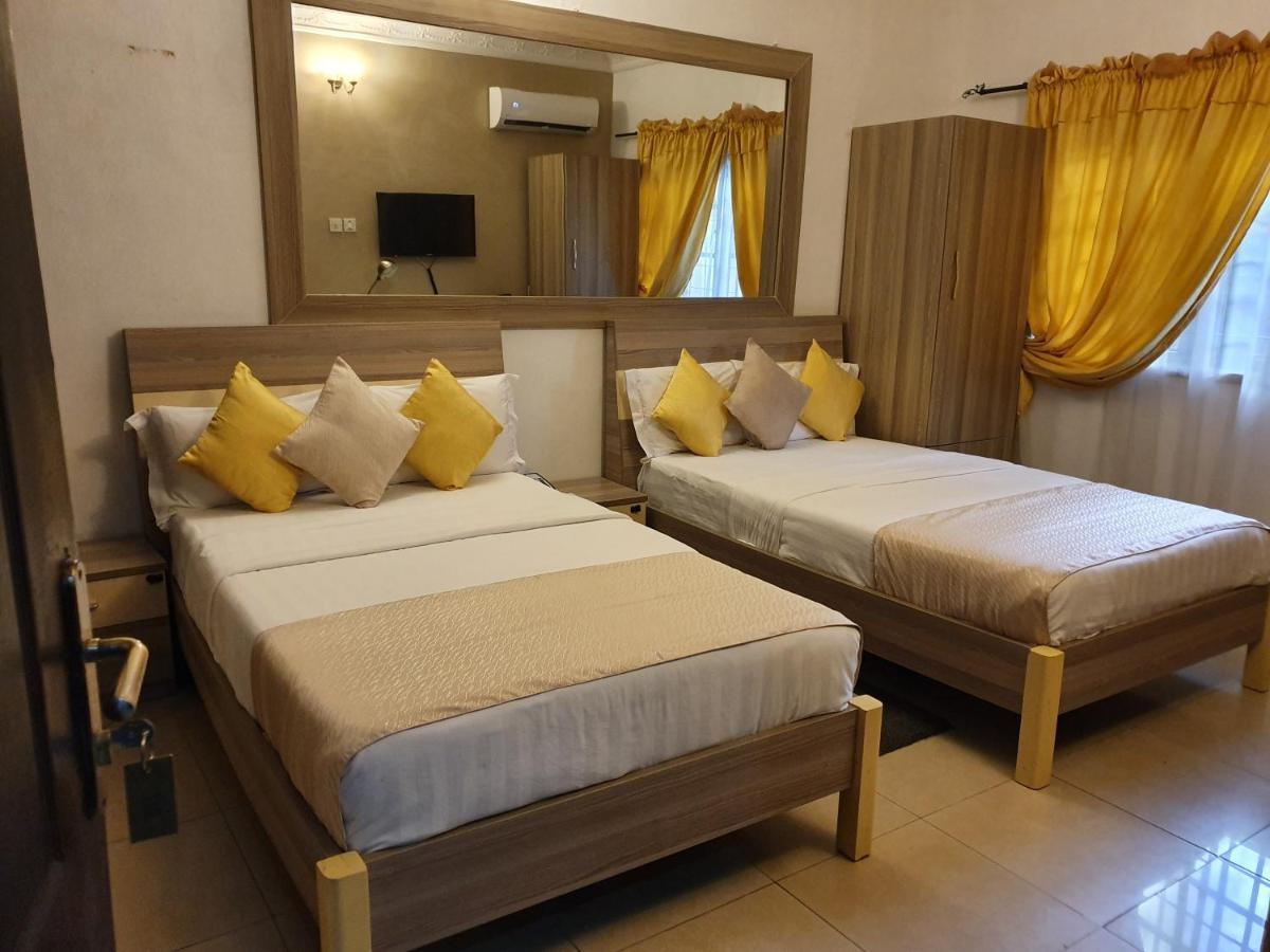 Apartment Royale Hotel & Suite ลากอส ภายนอก รูปภาพ