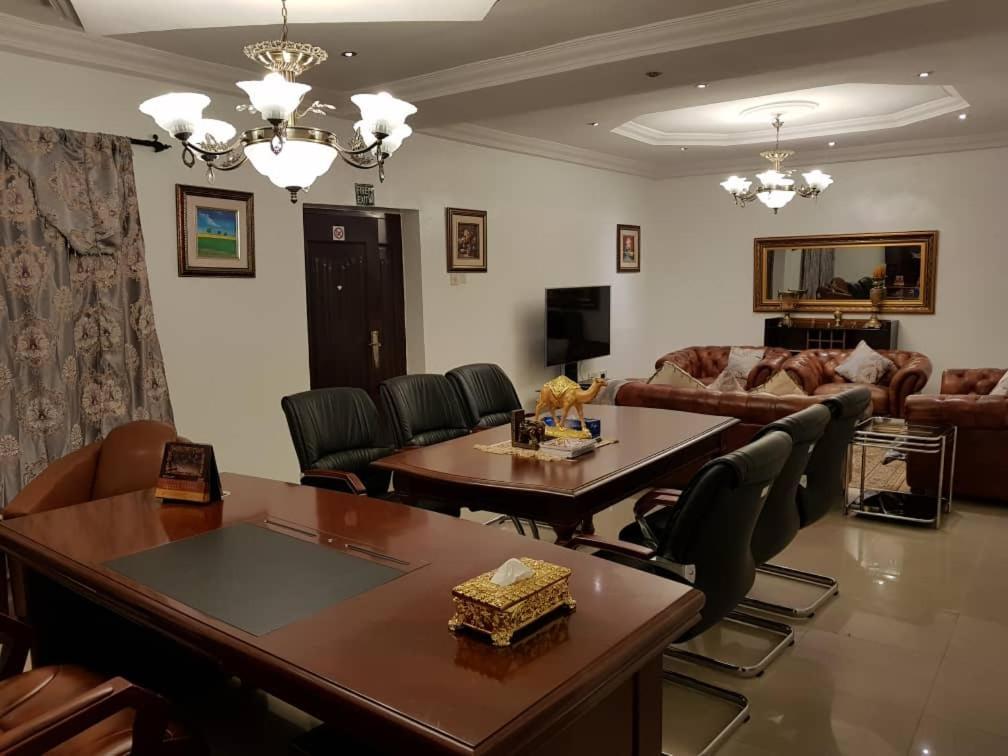 Apartment Royale Hotel & Suite ลากอส ภายนอก รูปภาพ