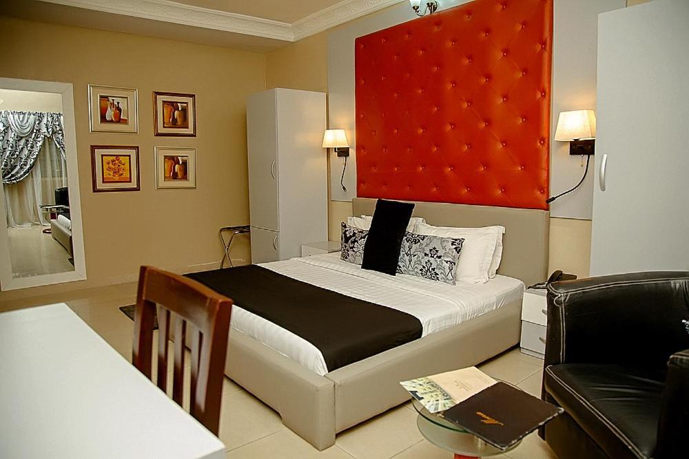 Apartment Royale Hotel & Suite ลากอส ภายนอก รูปภาพ