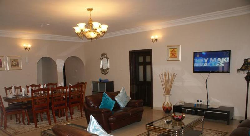 Apartment Royale Hotel & Suite ลากอส ภายนอก รูปภาพ