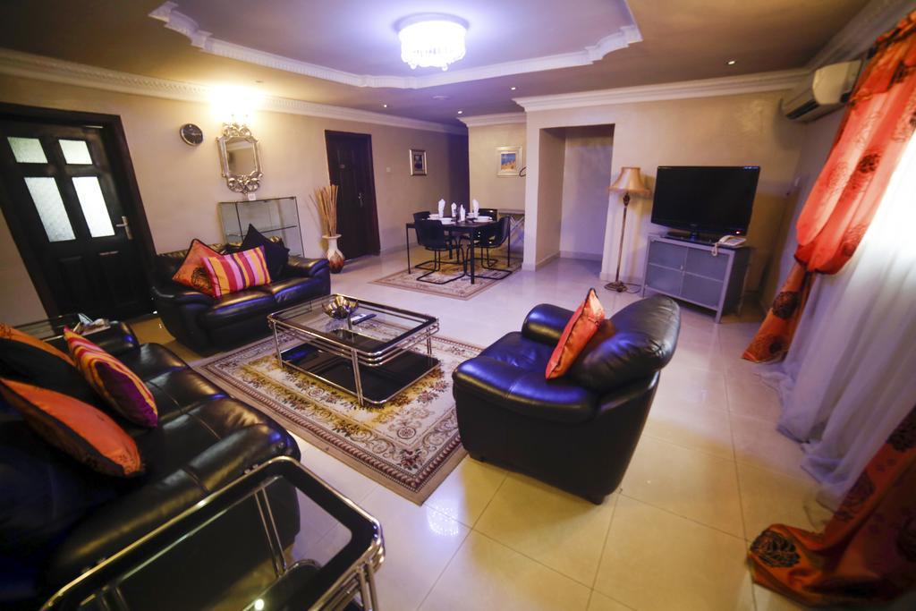 Apartment Royale Hotel & Suite ลากอส ภายนอก รูปภาพ