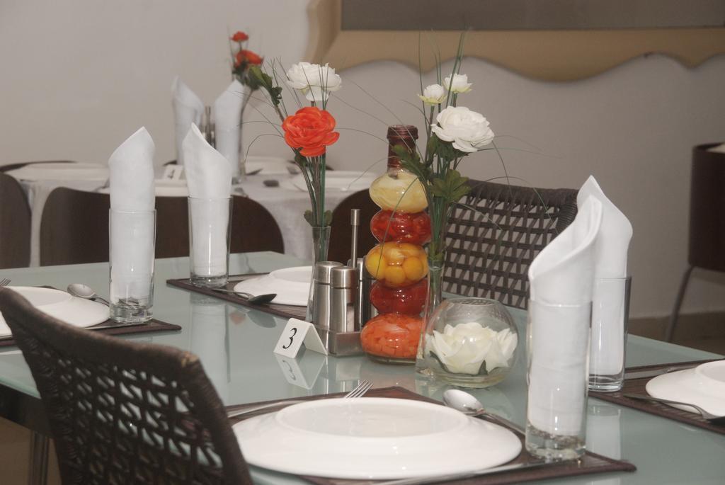 Apartment Royale Hotel & Suite ลากอส ภายนอก รูปภาพ