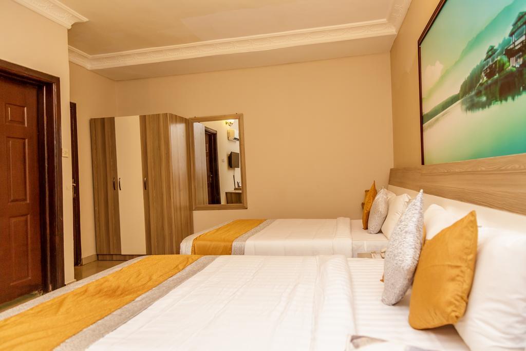Apartment Royale Hotel & Suite ลากอส ภายนอก รูปภาพ