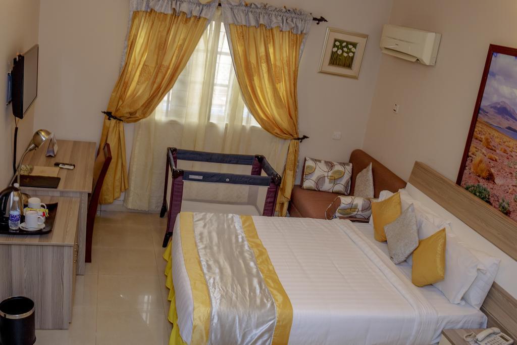 Apartment Royale Hotel & Suite ลากอส ภายนอก รูปภาพ