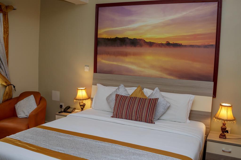 Apartment Royale Hotel & Suite ลากอส ภายนอก รูปภาพ