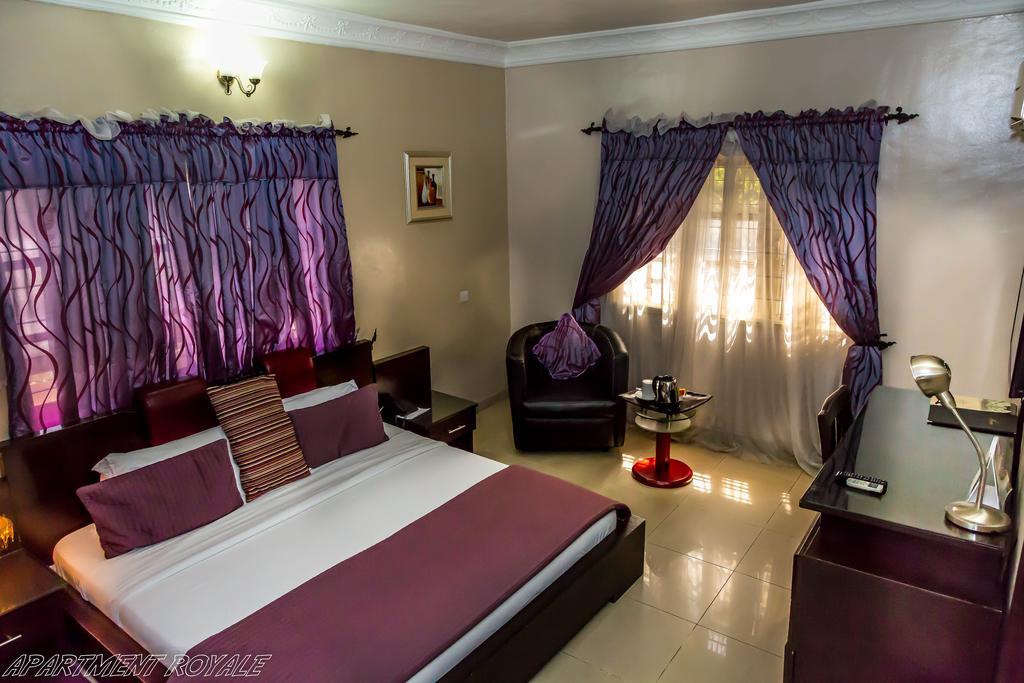 Apartment Royale Hotel & Suite ลากอส ภายนอก รูปภาพ