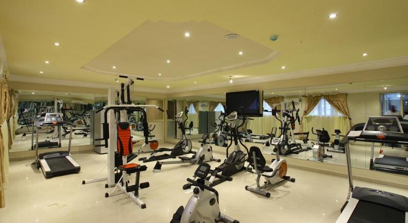 Apartment Royale Hotel & Suite ลากอส ภายนอก รูปภาพ