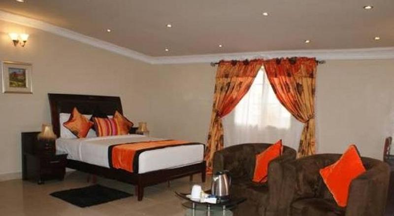 Apartment Royale Hotel & Suite ลากอส ภายนอก รูปภาพ