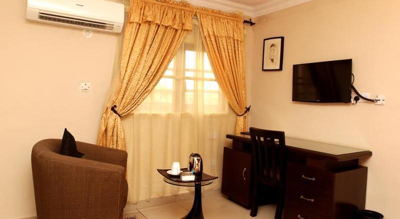 Apartment Royale Hotel & Suite ลากอส ภายนอก รูปภาพ