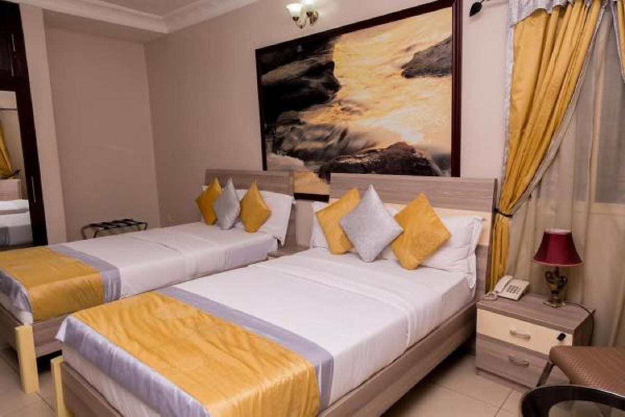 Apartment Royale Hotel & Suite ลากอส ภายนอก รูปภาพ